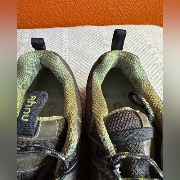 Men's Ahnu Hiking Low Top Waterproof Shoes, Size 10.5 - Picture 3 of 10